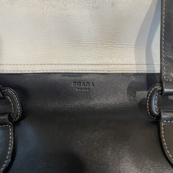 PRADA LEATHER BAG BLACK AND WHITE - Picture 10 of 16